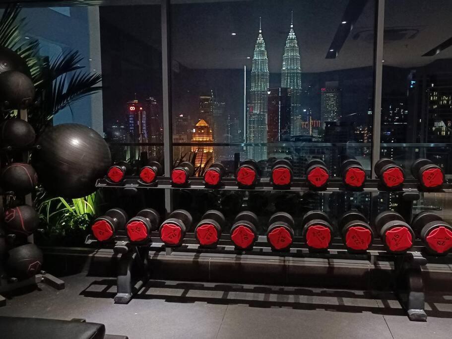 Col 14b Modern Infinity Pool Klcc Balcony View Kuala Lumpur