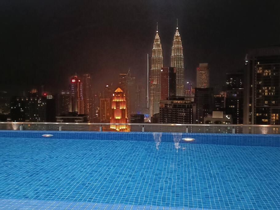 Pangsapuri Col 14b Modern Infinity Pool Klcc Balcony View *